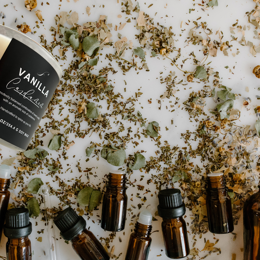 Vanilla Cardamom Aromatherapy Candle - Decorative Candle for Home Decor and Ornaments